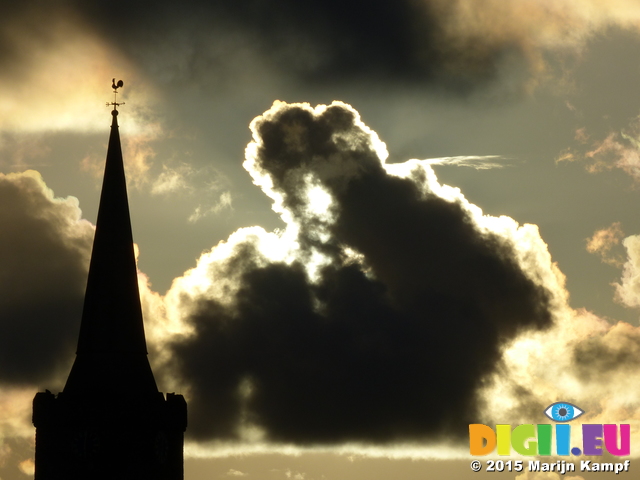 FZ020944 Bunny cloud over Tenby